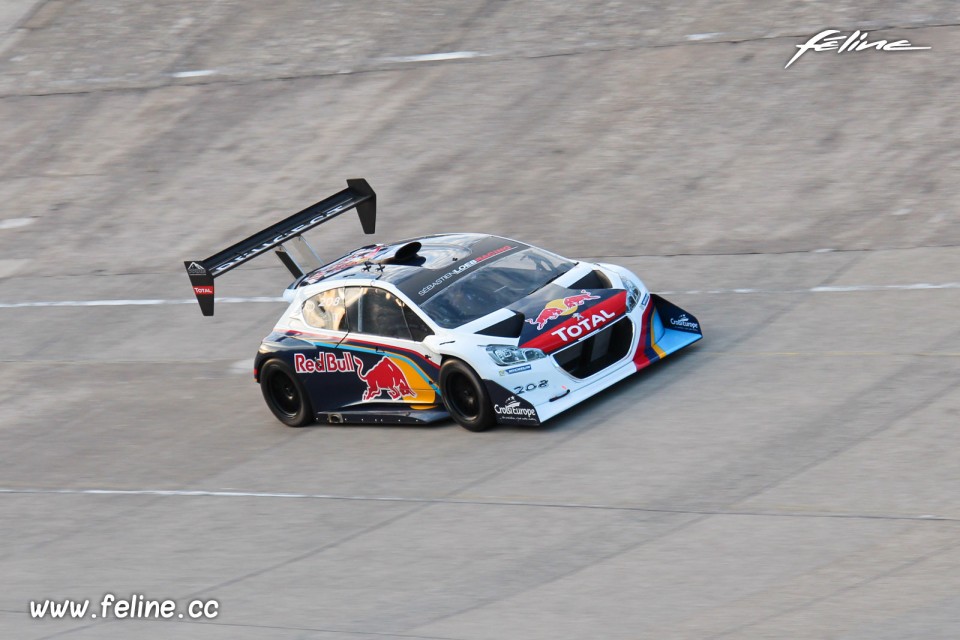 Photo Peugeot 208 T16 Pikes Peak - Les Grandes Heures Automobile
