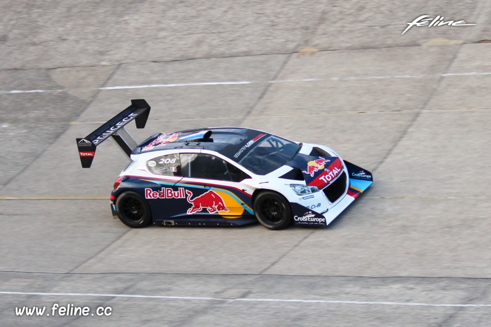 Photo Peugeot 208 T16 Pikes Peak - Les Grandes Heures Automobile