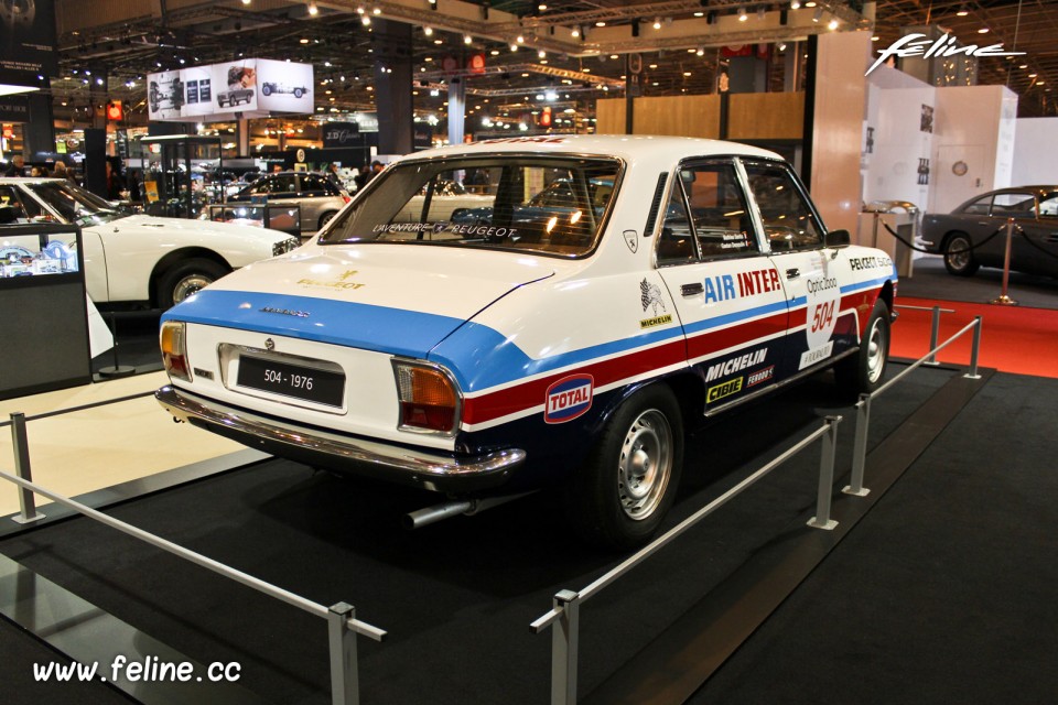 Photo Peugeot 504 Berline (1976) Tour Auto - Salon Rétromobile