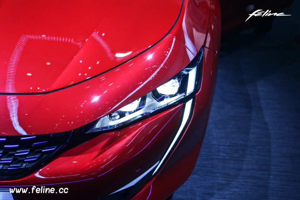 Photo phare avant Full LED Peugeot 508 - Salon de Genève 2018