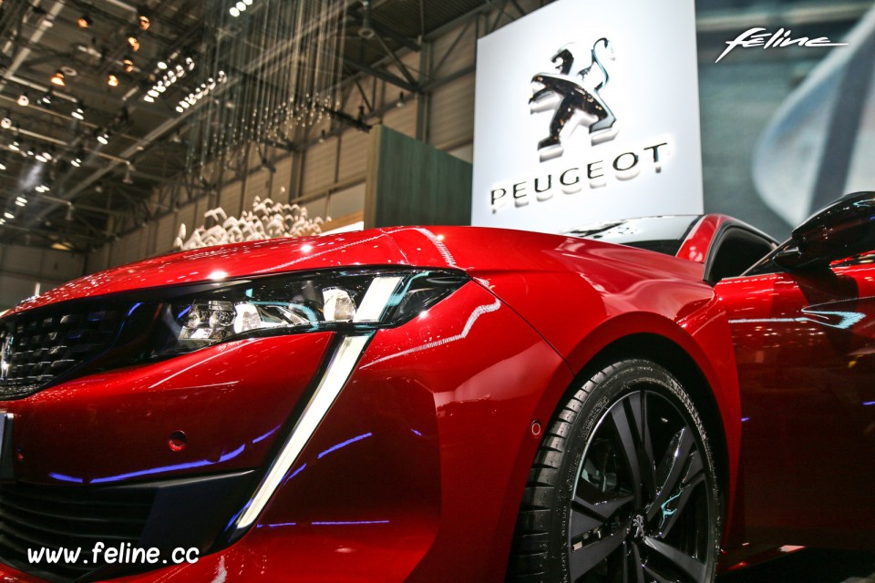 Photo signature lumineuse LED Peugeot 508 - Salon de Genève 201