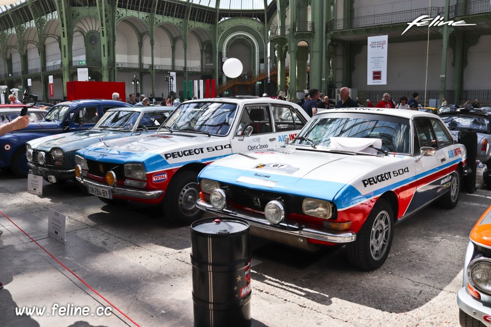 Photo Peugeot 504 Berline 1976 et 504 Coupé V6 1974 - Paris - T