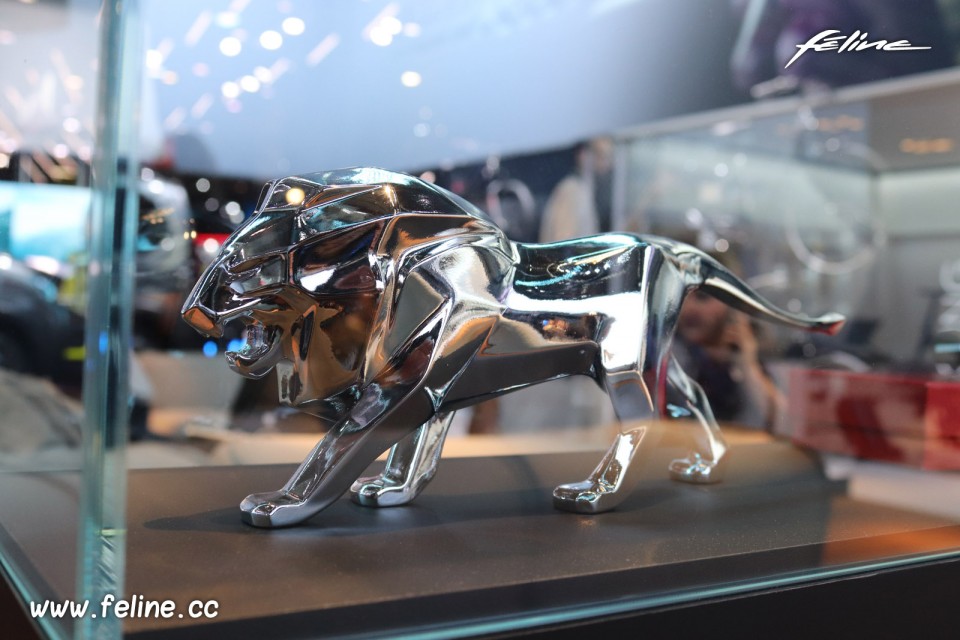 Photo Lion Monumental miniature Peugeot - Salon de Paris 2018