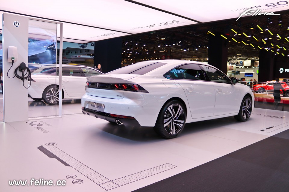 Photo Peugeot 508 HYbrid Blanc Nacré - Salon de Paris 2018