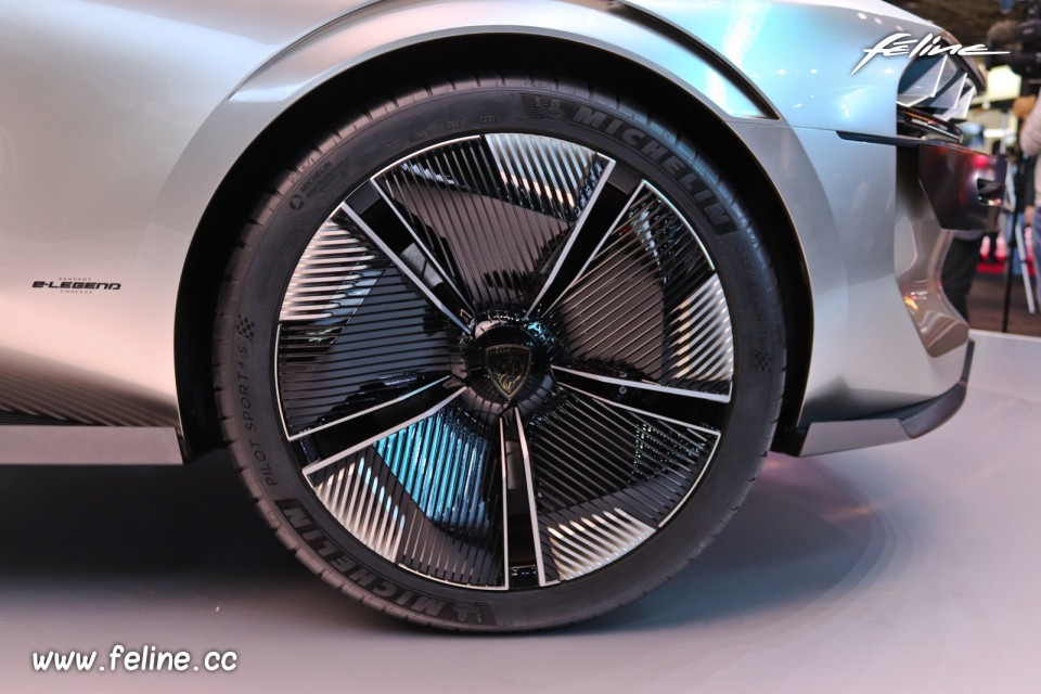 Photo jante aluminium Peugeot e-Legend Concept - Salon de Paris