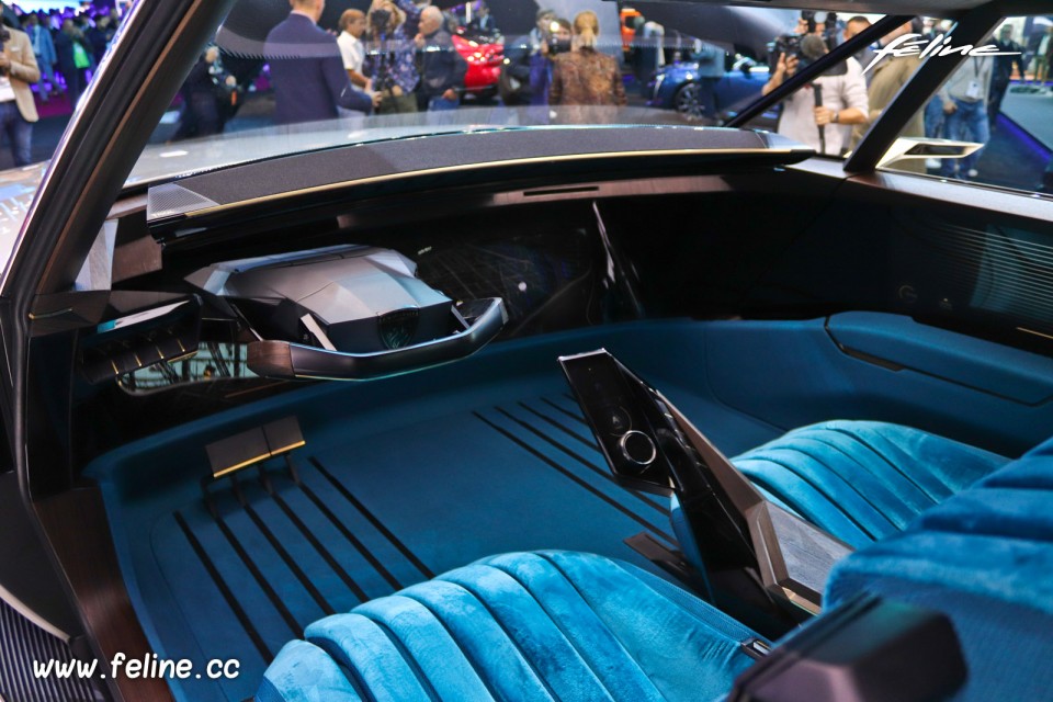 Photo intérieur Peugeot e-Legend Concept - Salon de Paris 2018