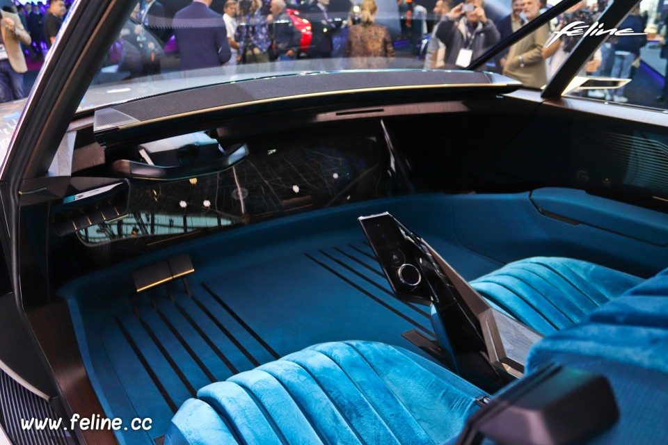 Photo intérieur Peugeot e-Legend Concept - Salon de Paris 2018