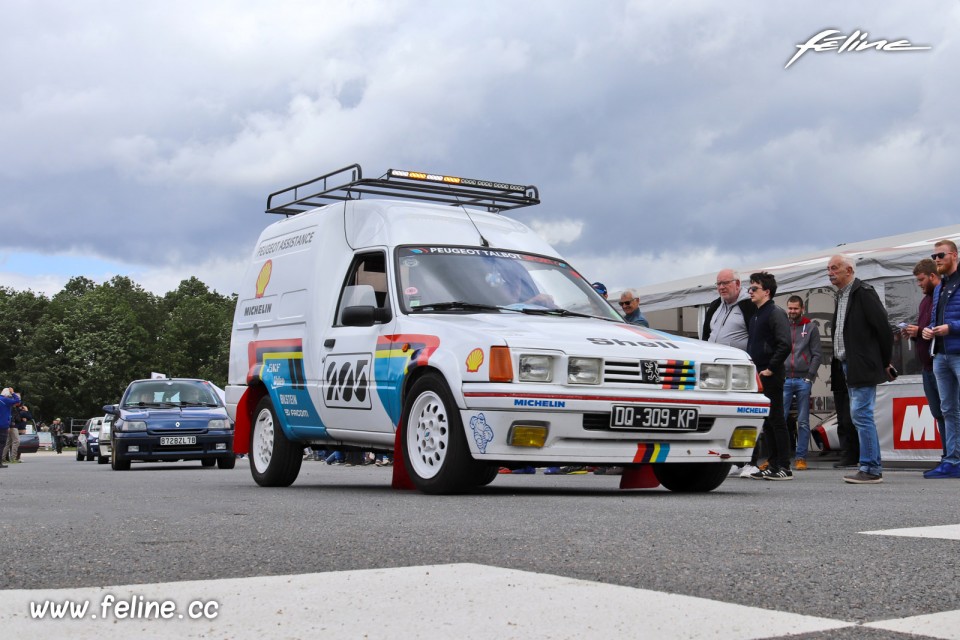 Photo Peugeot 205 F Fourgonnette - Liberté, Egalité, Roulez 20