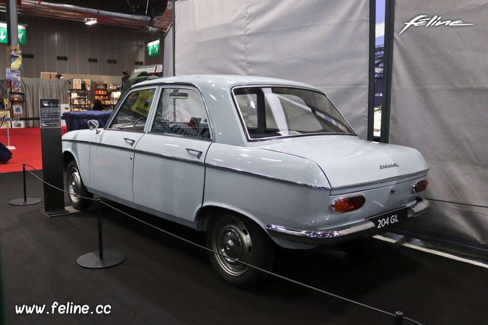 Photo Peugeot 204 GL (1966) - Salon Rétromobile 2020