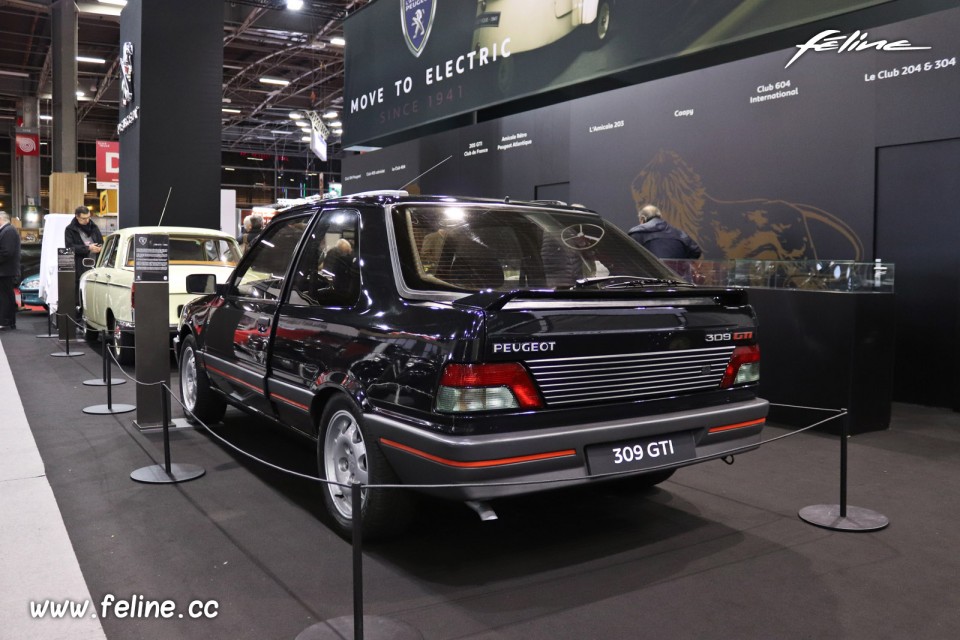 Photo Peugeot 309 GTI (1992) - Salon Rétromobile 2020