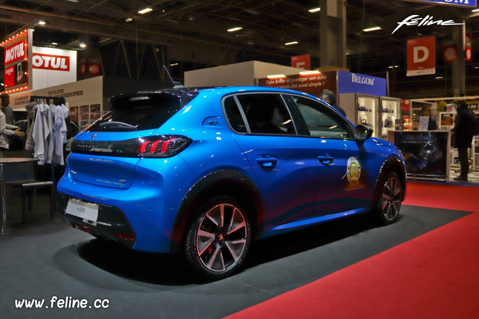 Photo Peugeot e-208 électrique (2020) - Salon Rétromobile 2020