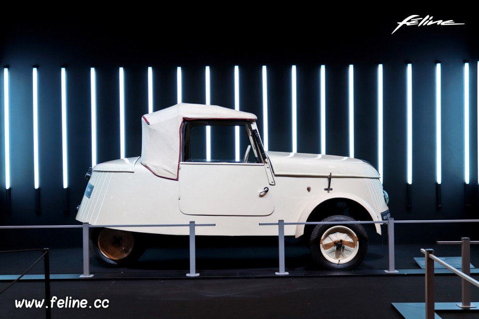 Photo Peugeot VLV (1941) électrique - Salon Rétromobile 2020