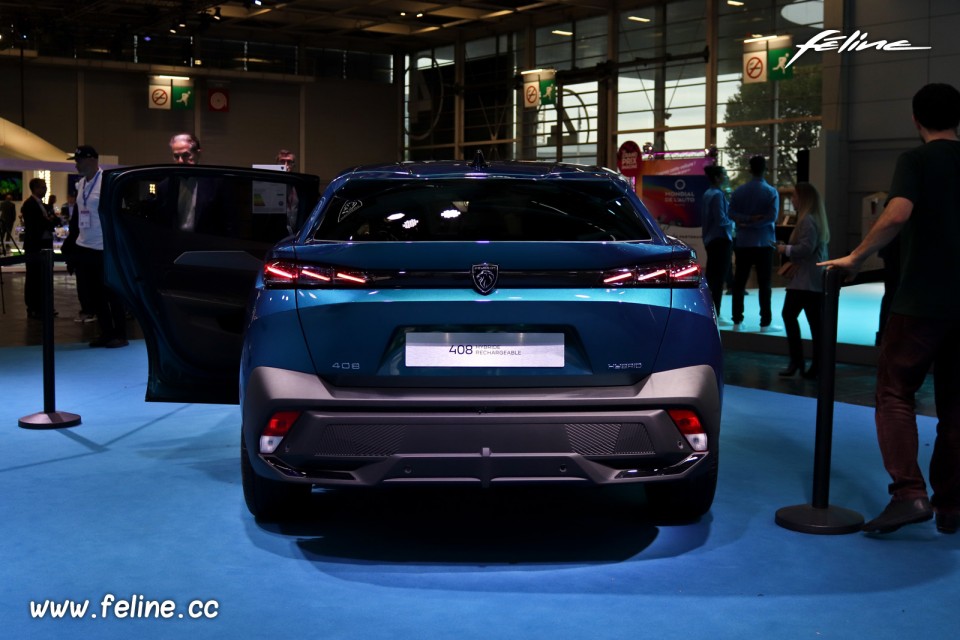 Photo Peugeot 408 III GT HYbrid 180 Bleue - Salon Mondial de l'A