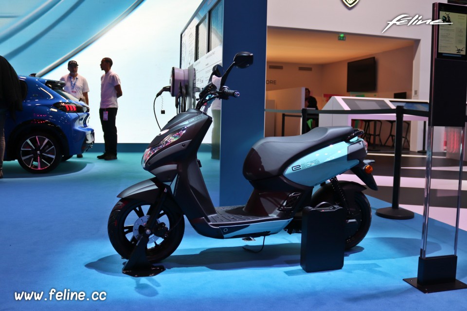 Photo scooter Peugeot e-Streetzone - Salon Mondial de l'Auto Par