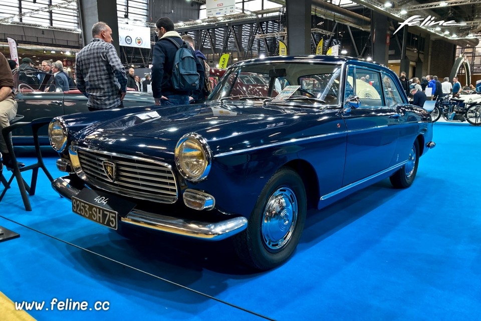 Photo Peugeot 404 Coupé - Salon Rétromobile 2023