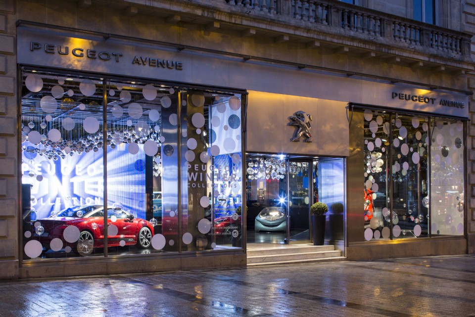 Vitrine ''Winter Collections'' chez Peugeot Avenue - Novembre 2013 - 002