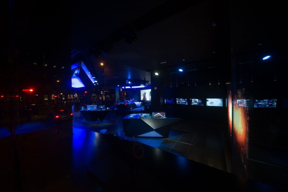 Nouvelle vitrine Peugeot Avenue Paris - Septembre 2014