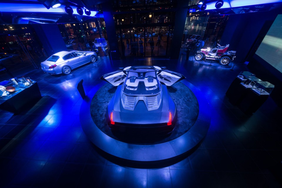Nouvelle vitrine Peugeot Avenue Paris - Septembre 2014