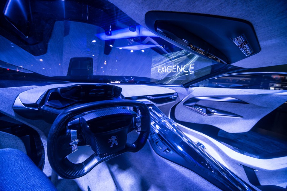 Nouvelle vitrine Peugeot Avenue Paris - Septembre 2014