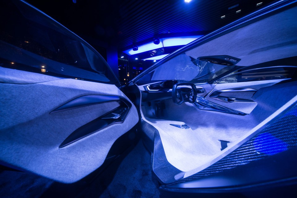 Nouvelle vitrine Peugeot Avenue Paris - Septembre 2014