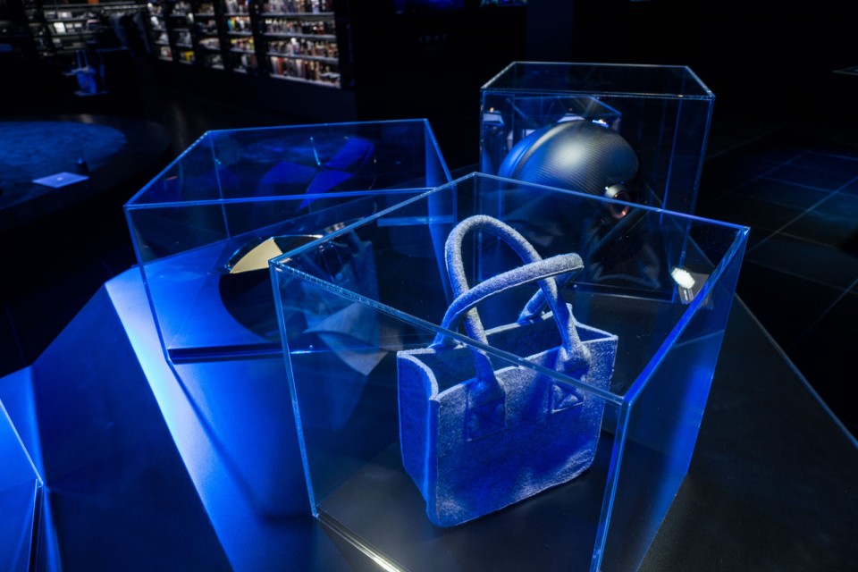 Nouvelle vitrine Peugeot Avenue Paris - Septembre 2014