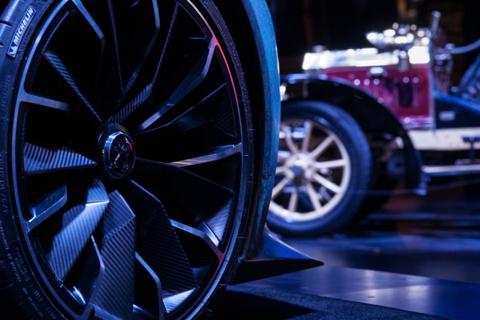 Nouvelle vitrine Peugeot Avenue Paris - Septembre 2014