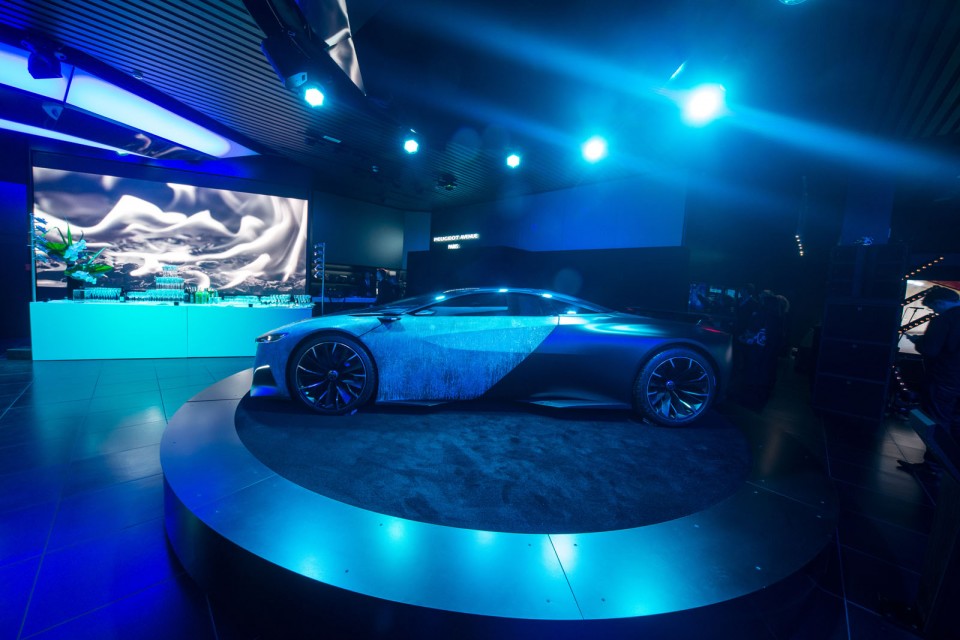 Nouvelle vitrine Peugeot Avenue Paris - Septembre 2014