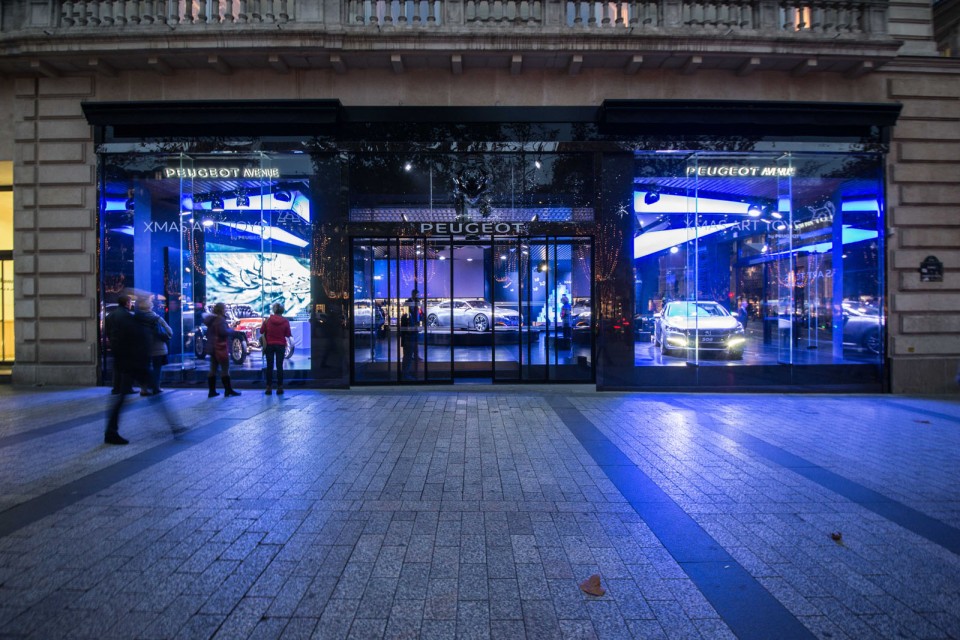 Vitrine Peugeot Avenue Paris Noël - Novembre 2014