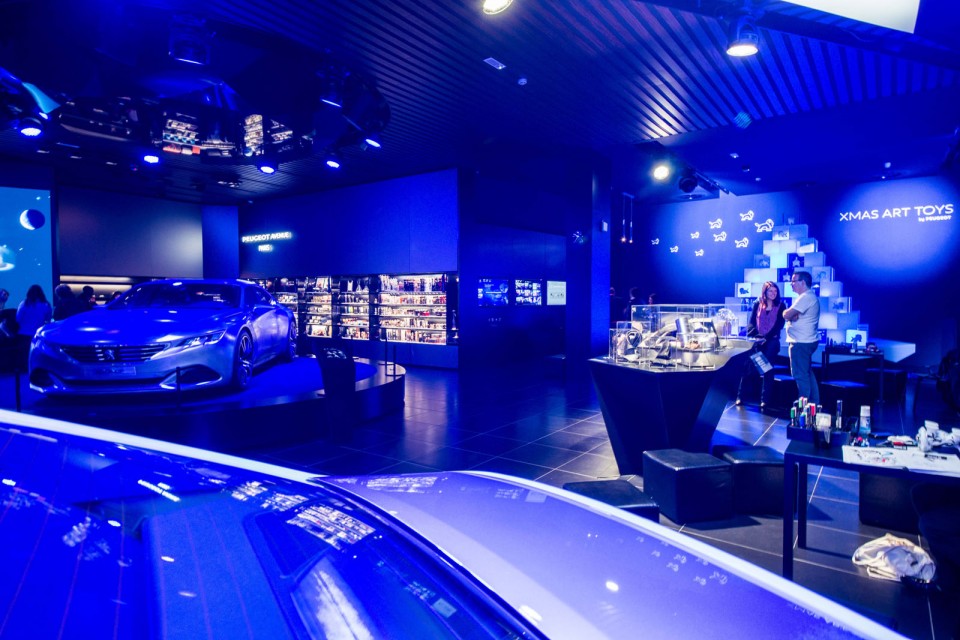 Vitrine Peugeot Avenue Paris Noël - Novembre 2014