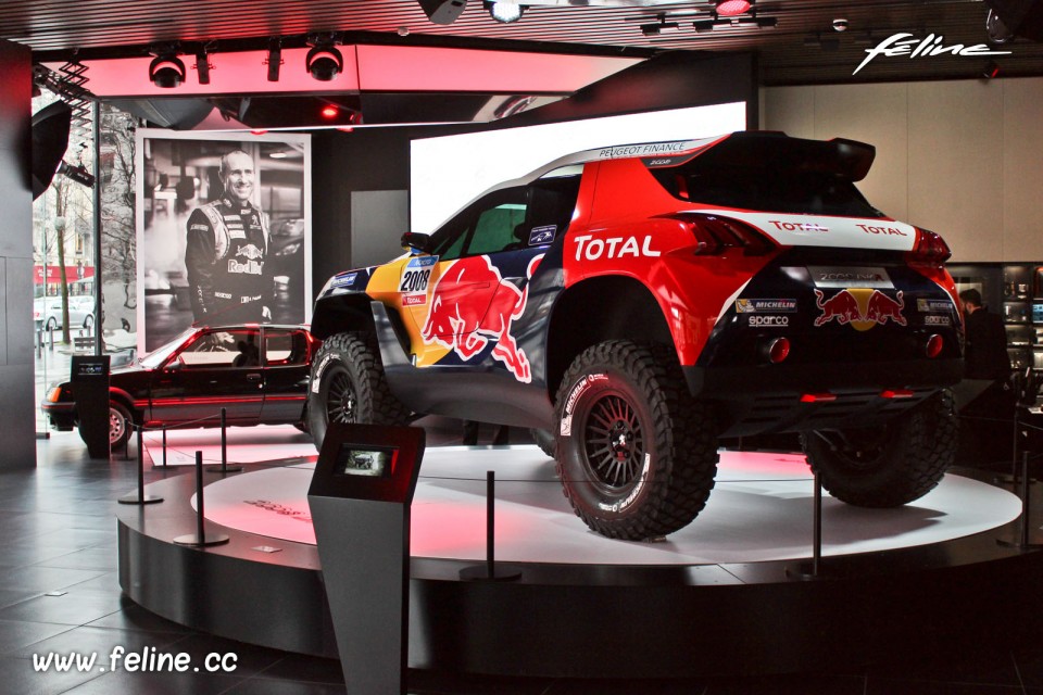 Vitrine « Be a Legend » @ Peugeot Avenue Paris - Janvier 2015