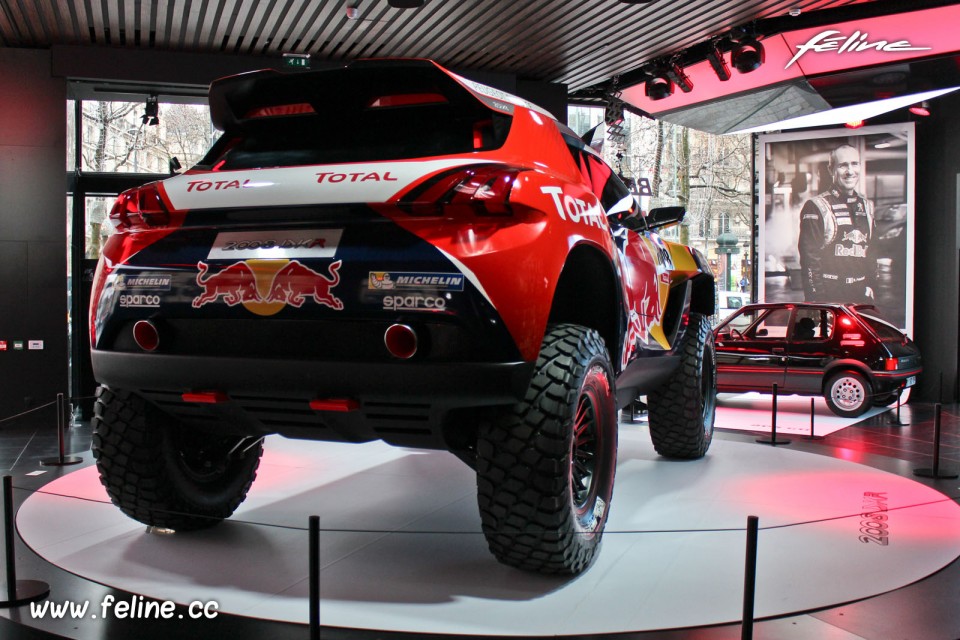 Vitrine « Be a Legend » @ Peugeot Avenue Paris - Janvier 2015