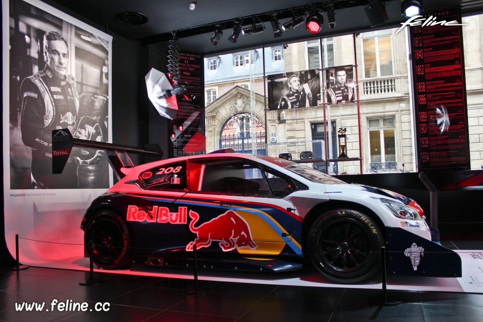 Vitrine « Be a Legend » @ Peugeot Avenue Paris - Janvier 2015