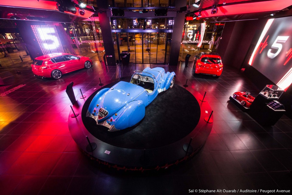 Vitrine « More Sensations » @ Peugeot Avenue Paris - Septembre