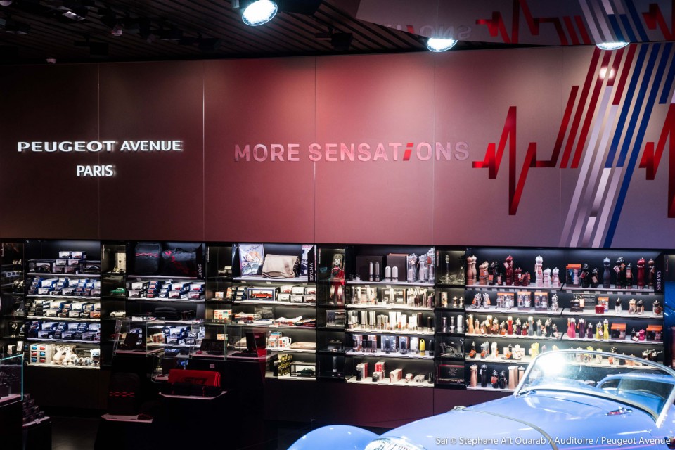Vitrine « More Sensations » @ Peugeot Avenue Paris - Septembre