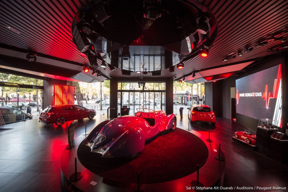 Vitrine « More Sensations » @ Peugeot Avenue Paris - Septembre