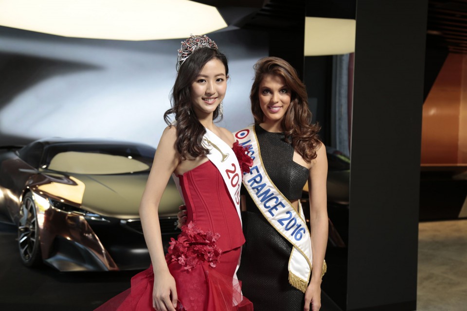 Photo Miss Universe China 2015 et Iris Mittenaere (Miss France 2
