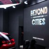 Photo vitrine « Beyond Cities » @ Peugeot Avenue Paris - Juin