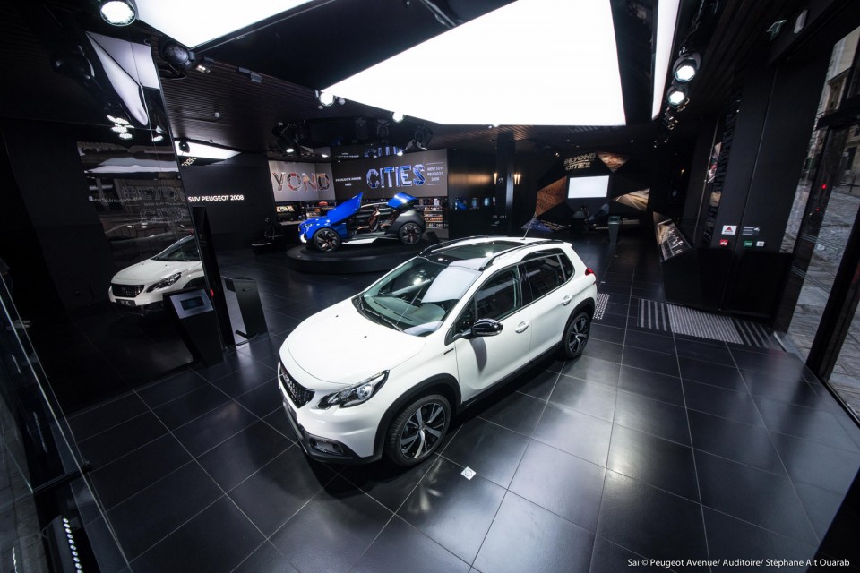 Photo Peugeot 2008 restylée @ Peugeot Avenue Paris - Juin 2016