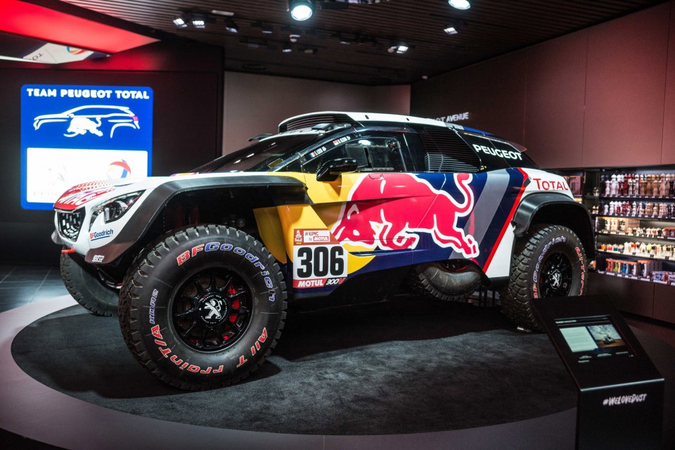 Photo Peugeot 3008 DKR Maxi « We Love Dust » @ Peugeot Avenue