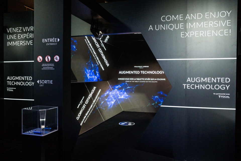 Photo vitrine Augmented Technology @ Peugeot Avenue Paris 2018