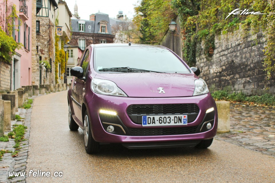 Photo Essai Peugeot 107 Active Prune Plum - 1.0e 12V 68 ch ETG5 - 1-003