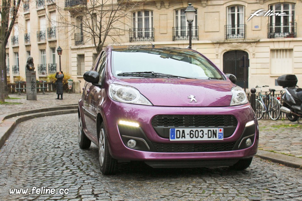 Photo Essai Peugeot 107 Active Prune Plum - 1.0e 12V 68 ch ETG5 - 1-004