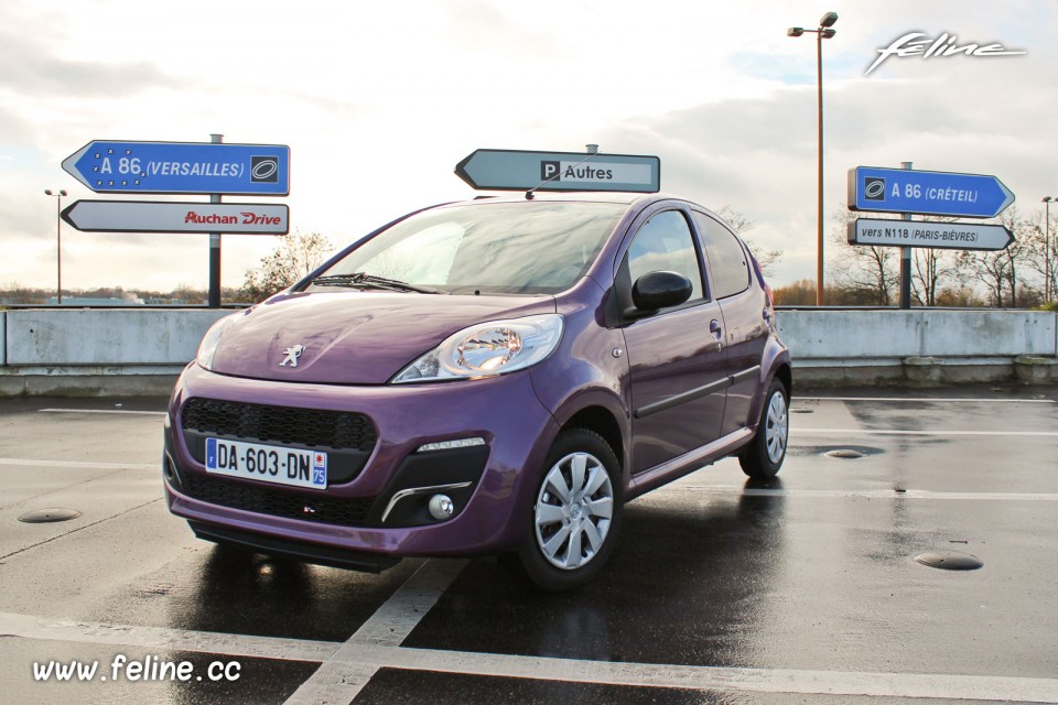 Photo Essai Peugeot 107 Active Prune Plum - 1.0e 12V 68 ch ETG5 - 1-005