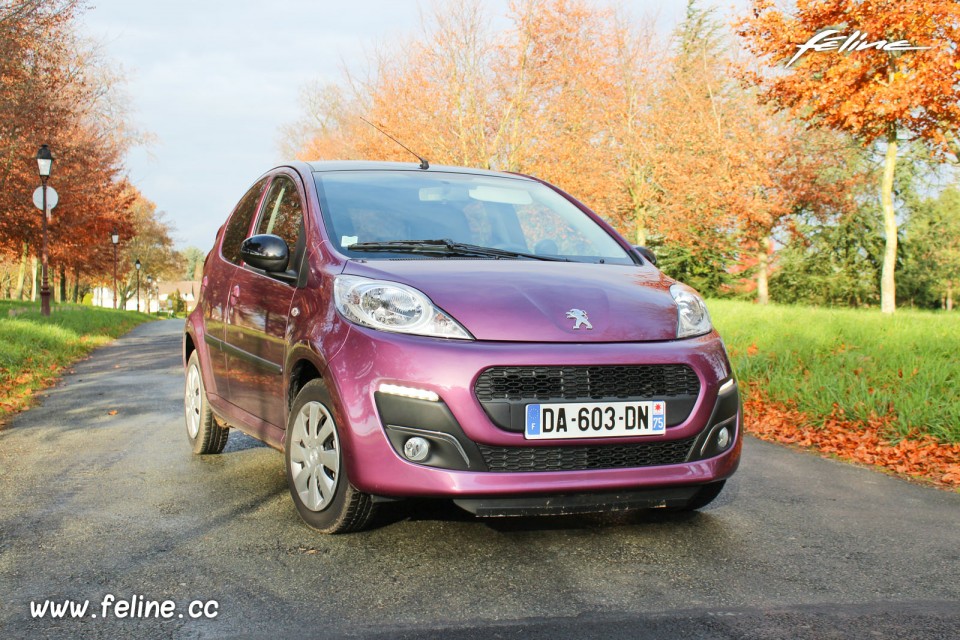Photo Essai Peugeot 107 Active Prune Plum - 1.0e 12V 68 ch ETG5 - 1-008