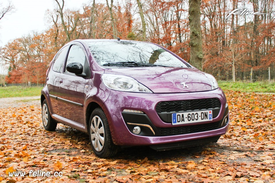 Photo Essai Peugeot 107 Active Prune Plum - 1.0e 12V 68 ch ETG5 - 1-017