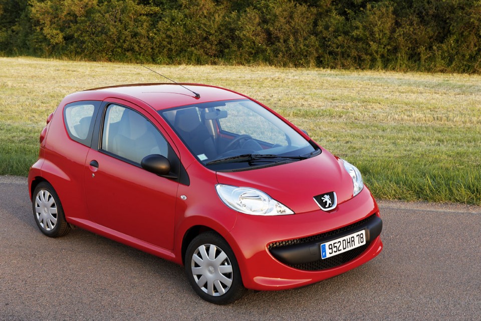 Photo officielle Peugeot 107 Rouge Scarlet - 1-002