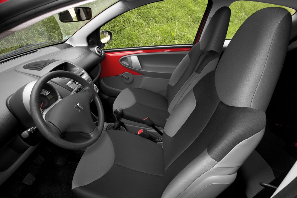 Photo intérieur Peugeot 107 - 1-006