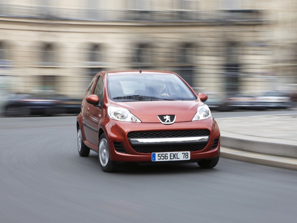 Photo dynamique Peugeot 107 Orange Mandaline - 1-012