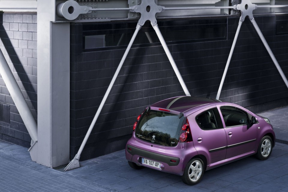 Photo Peugeot 107 Prune Plum - 1-012