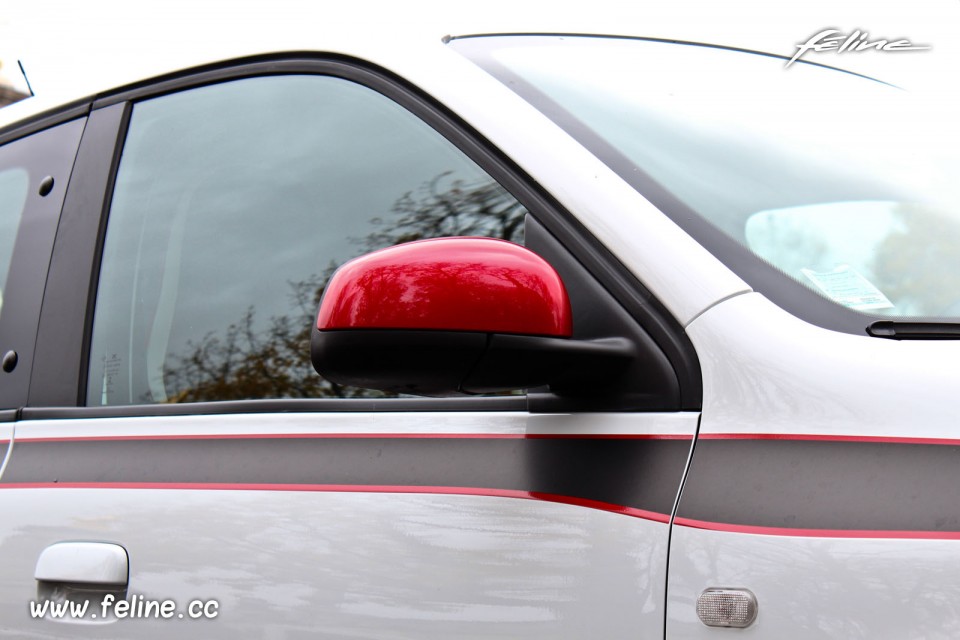 Photo rétroviseur Renault Twingo 3 Edition One Blanc Cristal